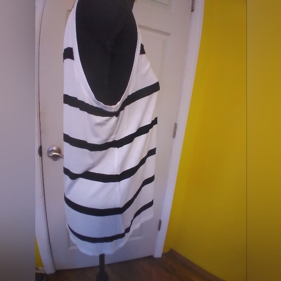💎Halogen Black & White Back Keyhole Tank Top Sz M NWT💎 - Picture 6 of 15